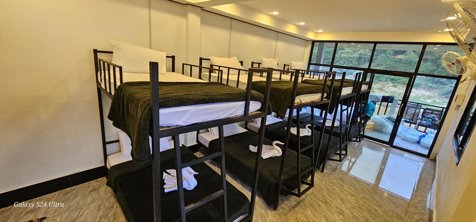 Inn Riverside Hostel Pb Muang Pakbèng Exteriör bild