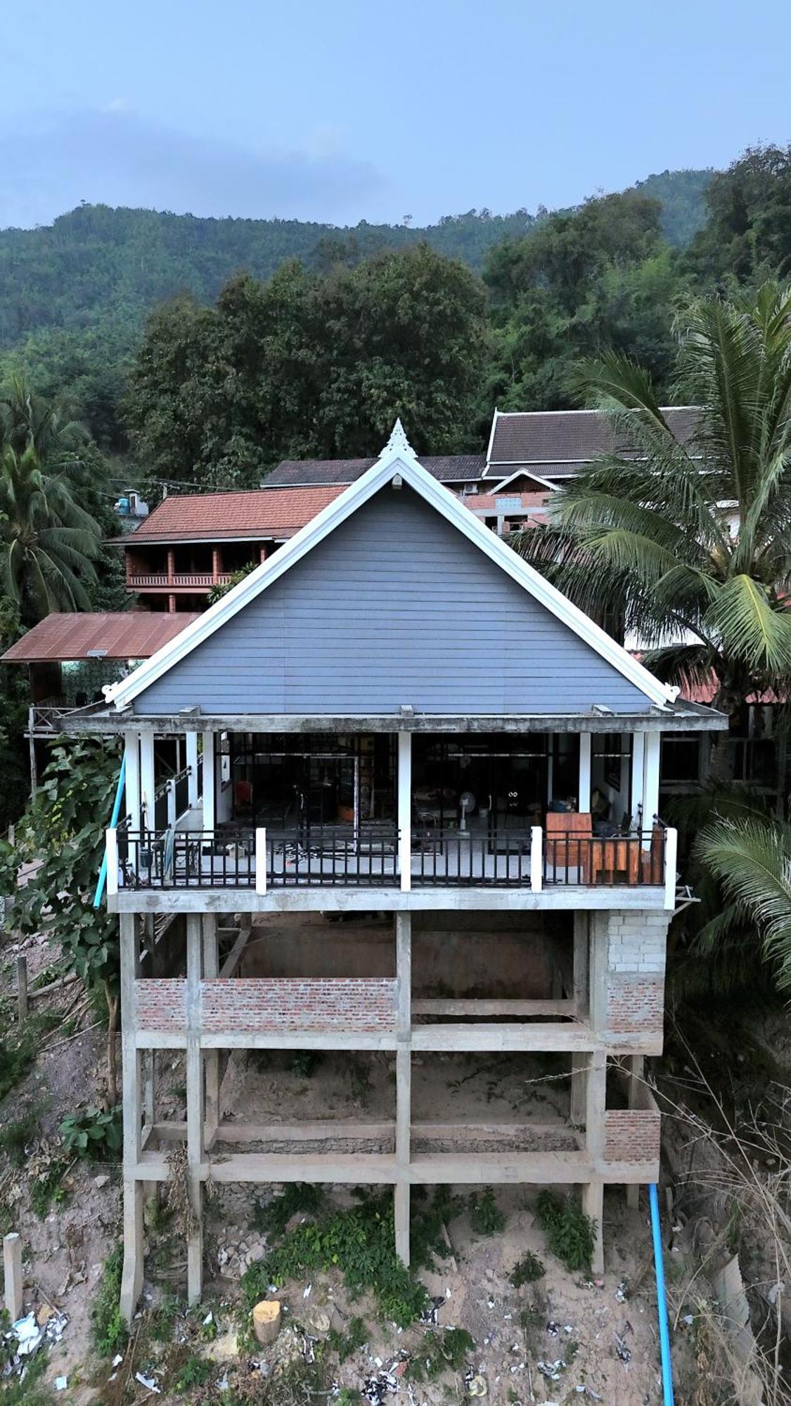 Inn Riverside Hostel Pb Muang Pakbèng Exteriör bild