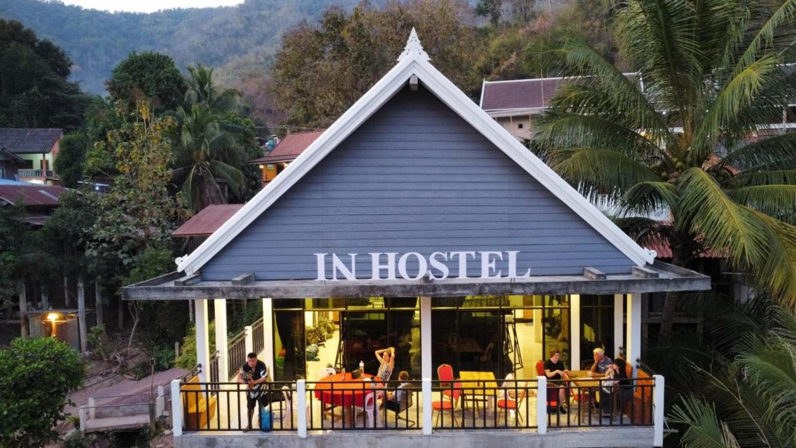 Inn Riverside Hostel Pb Muang Pakbèng Exteriör bild